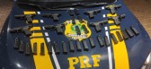 Carreta é apreendida com pistolas e mais de 1,8 tonelada de maconha