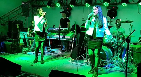 Na sua primeira noite o 1º Canta Santa Emília traz bom público para o distrito de Siqueira Bello