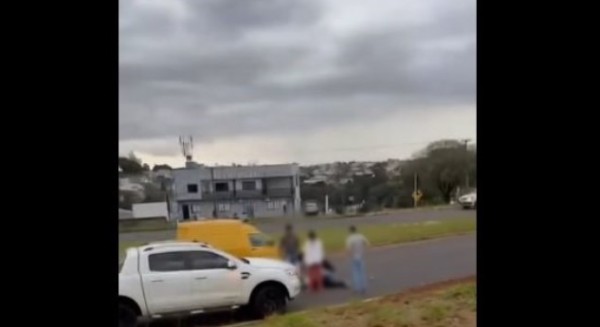 Mulher é atropelada por caminhonete na rodovia BR-158