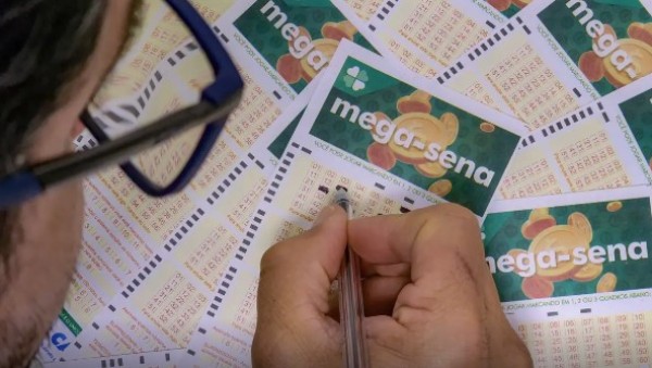 Mega-Sena acumula novamente e prêmio está estimado em R$ 105 milhões
