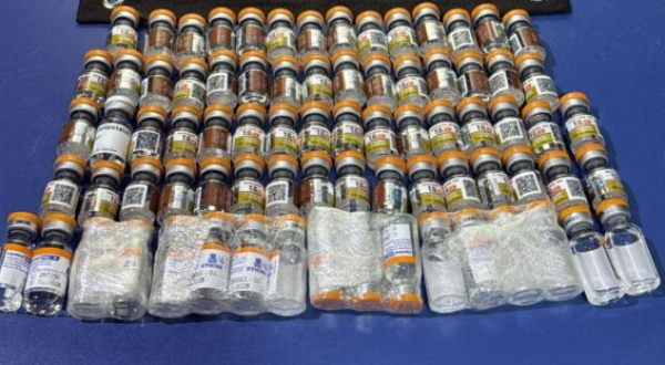 PMRv apreende medicamentos proibidos e mais de R$ 57 mil em mercadorias durante fiscalização