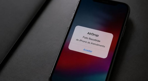 Cliente denuncia envio de foto íntima durante atendimento em loja de telefonia em SC