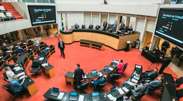 Deputados aprovam lei que premia consumidores em Santa Catarina