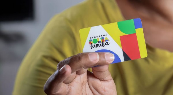 Caixa paga novo Bolsa Família a beneficiários com NIS de final 2