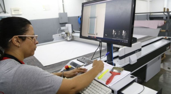 Com 51,3 mil novos empregos, Paraná lidera geração de trabalho para mulheres no Sul