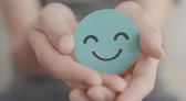 10 benefícios do sorriso para a saúde física e mental