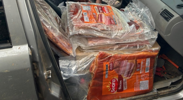 Carne suína roubada é recuperada após perseguição na BR-153