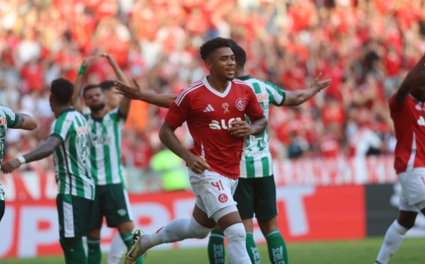Com três assistências de Alan Patrick, Inter vira sobre o Juventude