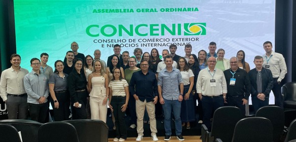 Núcleo de comércio exterior participa de assembleia geral do Conceni