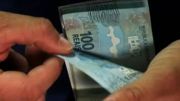 Como sair de devedor para investidor em 4 passos; dicas de especialista