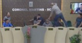 Vereador que correu atrás de colega durante sessão na Câmara admite forte emoção: 'Não pude aceitar calado'