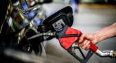 Petrobras reduz preço da gasolina pela primeira vez no ano a partir de quarta-feira