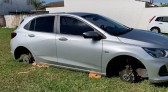 Bandidos furtam rodas de carro e as substituem por tijolos em Cascavel