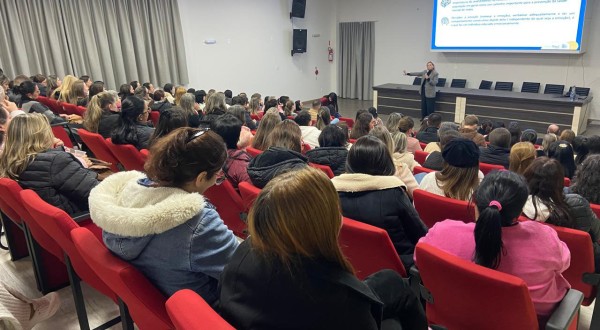 Formação aborda habilidades emocionais e saúde dos educadores em Dionísio Cerqueira
