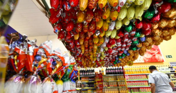 Páscoa em SC tem variação de até 200% nos preços de ovos de chocolate, alerta Procon