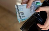 Mulher afirma ter recebido nota falsa de R$ 200 em agência bancária