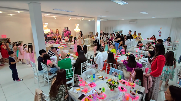 Cores que florescem: uma noite em que a arte encontrou a primavera