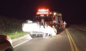 Motorista dorme ao volante e capota caminhonete na SC-157