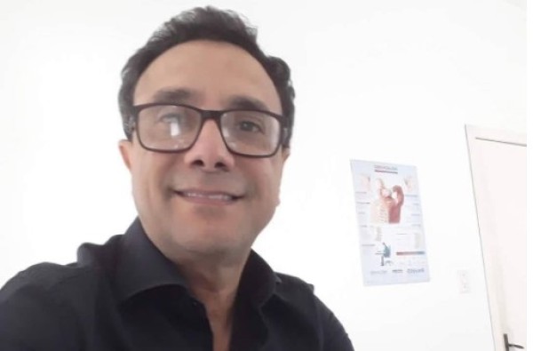 Médico é encontrado morto dentro de casa