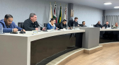 Projetos de lei sobre educação e economia são discutidos na Câmara