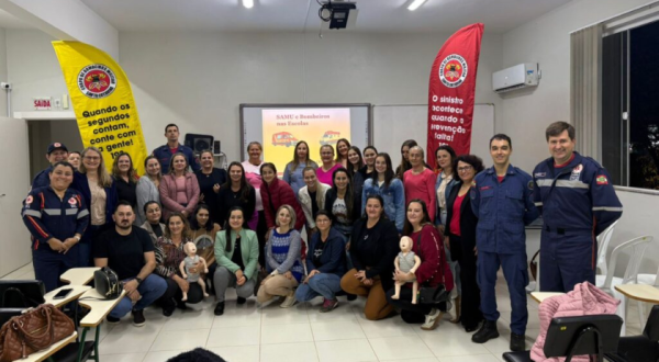 Educadores da rede municipal de Maravilha participam de capacitação com bombeiros e membros do SAMU