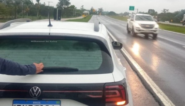 Idoso trafega cerca de 20 km na contramão na BR-101
