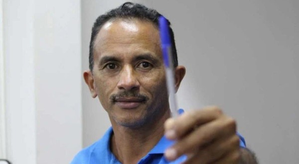 Perdeu tudo? Manoel Gomes, do hit “Caneta Azul”, estaria morando de favor após crise financeira