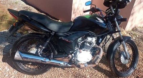 Motocicleta é furtada de residência, na madrugada de sexta (09) para sábado (10)