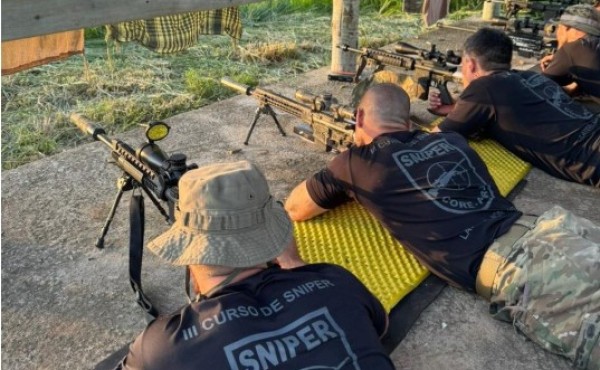 Delegado da Polícia Civil de SC se forma como sniper em curso de elite no Rio de Janeiro