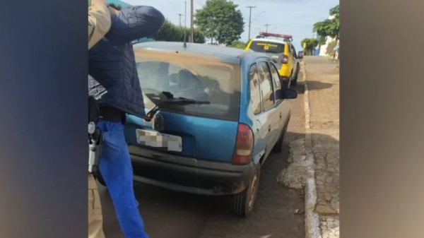 Carro que havia sido furtado em Francisco Beltrão é recuperado pela Polícia Militar