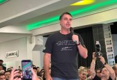“Lula não tem mais condições psiquiátricas de continuar presidindo esse Brasil”, diz Flávio durante ato de campanha em Chapecó