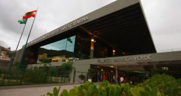 Alesc aprova orçamento de SC para 2026 com R$ 57 bilhões e foco em universidades e estradas