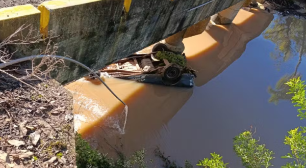 Homem desaparece após buscar carro em oficina e é encontrado morto dentro de veículo submerso em rio no Paraná