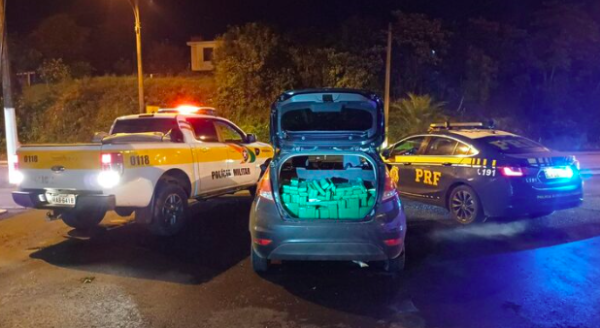 Perseguição em rodovia de SC termina com motorista preso e porta-malas recheado de maconha