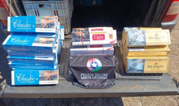 Homem é preso por contrabando de cigarros após apreensão de 190 pacotes