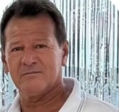 Motorista morre ao tentar soltar caminhão preso em fios em Santa Catarina