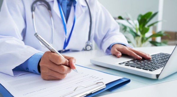 Reajustes de planos de saúde coletivos mais que dobram em relação aos individuais