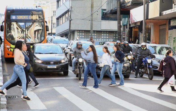 Dia do Pedestre: Detran-PR alerta para comportamentos que garantem segurança no trânsito