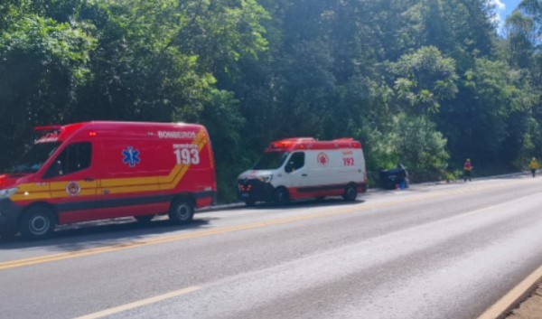 Carro capota na BR-282, em Cunha Porã, e condutora é levada ao hospital