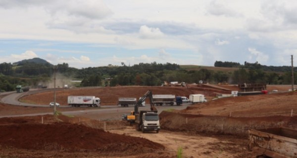 34% da obra do elevado no entroncamento das BRs 282 e 158 está concluída