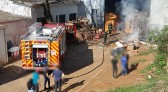 Princípio de incêndio em galpão empresarial mobiliza os profissionais do  Corpo de Bombeiros