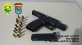 Homem é preso após ser abordado com uma pistola e munições