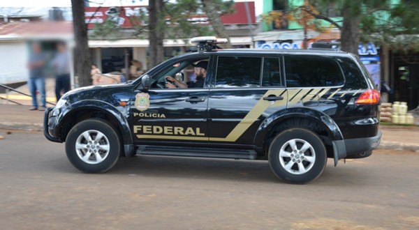 Operação contra o contrabando de milho é realizada pela Polícia Federal