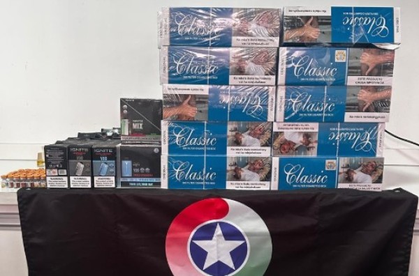 Idoso é flagrado com carga de cigarros eletrônicos e medicamentos