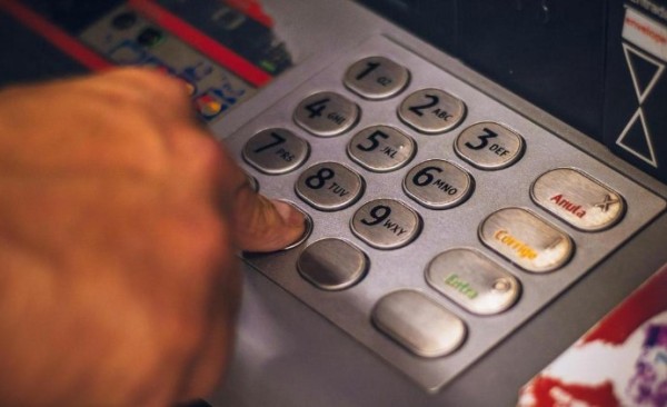 Aposentados e pensionistas de SC terão 13º salário antecipado para abril e maio