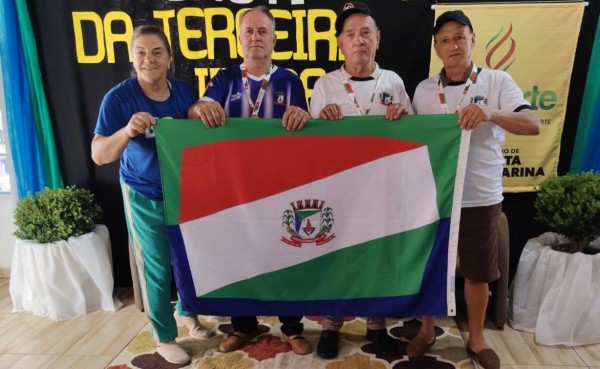 Terceira idade de Dionísio Cerqueira conquista título no truco e garante vaga no estadual dos JASTI