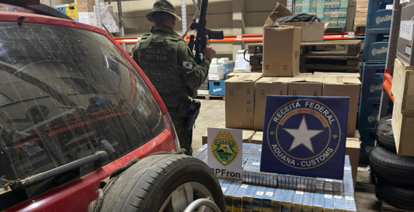 BPFRON e Receita Federal apreendem veículo com 1.349 pacotes de cigarros