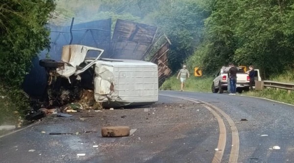 Grave acidente deixa mortos na PR-281, na Serra de São Valério
