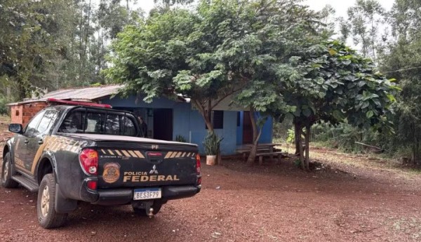 Mulher é presa suspeita de atrair estrangeiras para exploração sexual