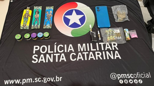 Homem é preso com drogas em operação policial